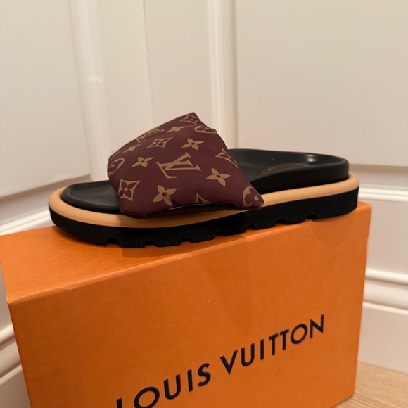 Louis Vuitton POOL PILLOW COMFORT MULE Size 38 - Picture 7 of 16